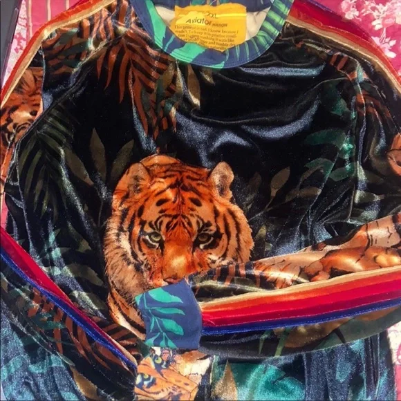 NWOT! Aviator Nation Unisex Jungle Classic Velvet Sweatshirt - Black Tiger - Picture 8 of 11